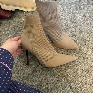 Elegant Tan Ankle Boots
